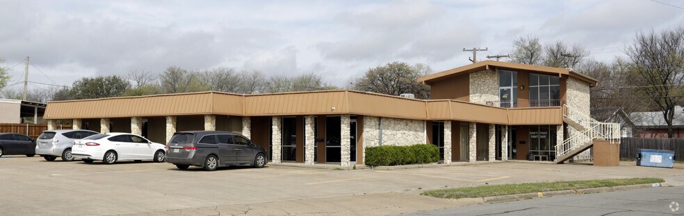 More Photos Of 200-204 W Bedford Euless Rd, Hurst Medical For Lease