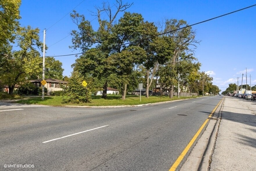 More Photos Of 295 N Shady Ln, Elmhurst Land For Lease