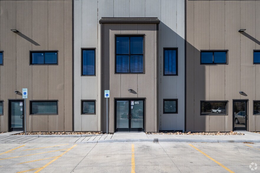 More Photos Of 3000 Airport Dr, Erie Light Manufacturing For Sale