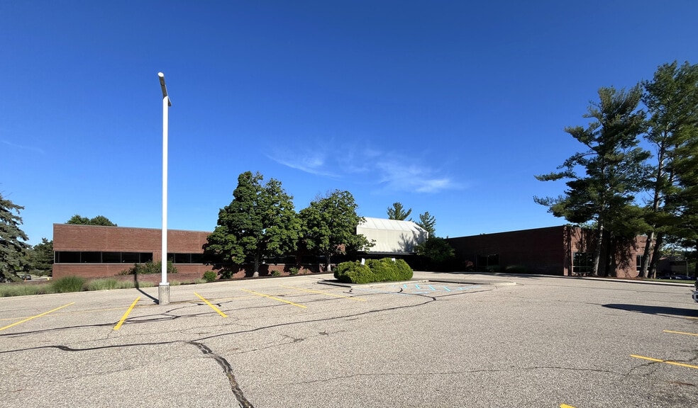 More Photos Of 2505-2575 Eastbrook Pky, Burnaby Warehouse For Lease