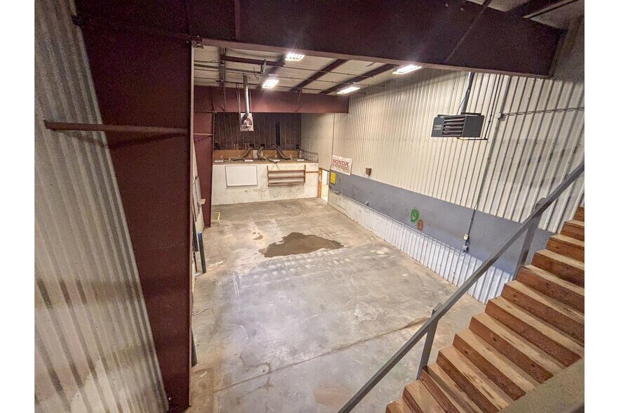More Photos Of SE 241 SE 10 Ave, Great Bend Warehouse For Sale