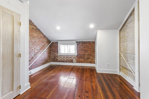 More Photos Of 612 Julia St, New Orleans Apartments For Sale