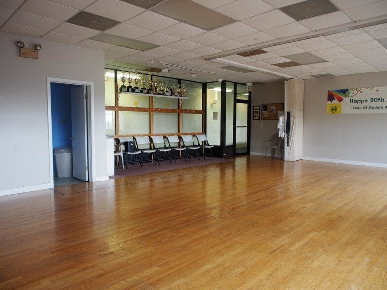 More Photos Of 869 W Main St, Branford General Retail For Lease