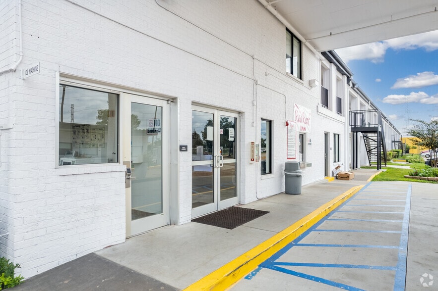 More Photos Of 16884 Northwest Fwy, Houston Hotel For Sale