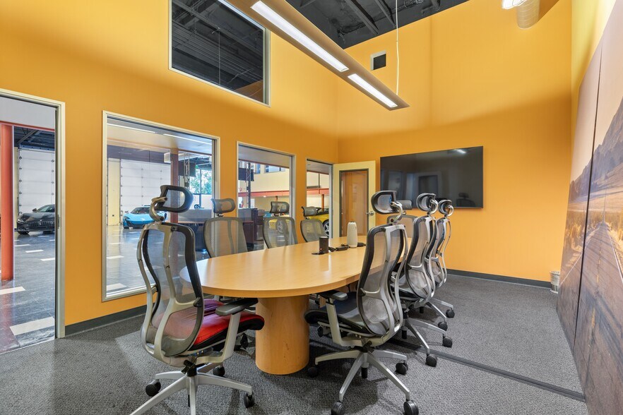 More Photos Of 521 Charcot Ave, San Jose Showroom For Sale