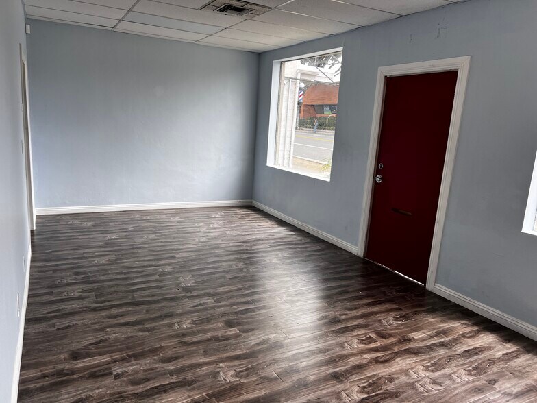 More Photos Of 8031 Greenleaf Ave, Whittier Freestanding For Lease