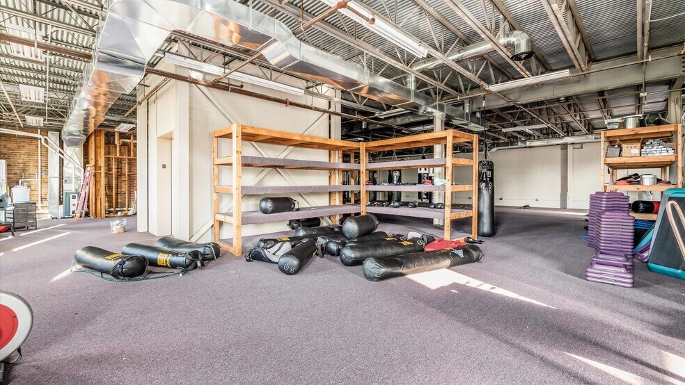 More Photos Of 701 Main St, Dresden Storefront For Lease
