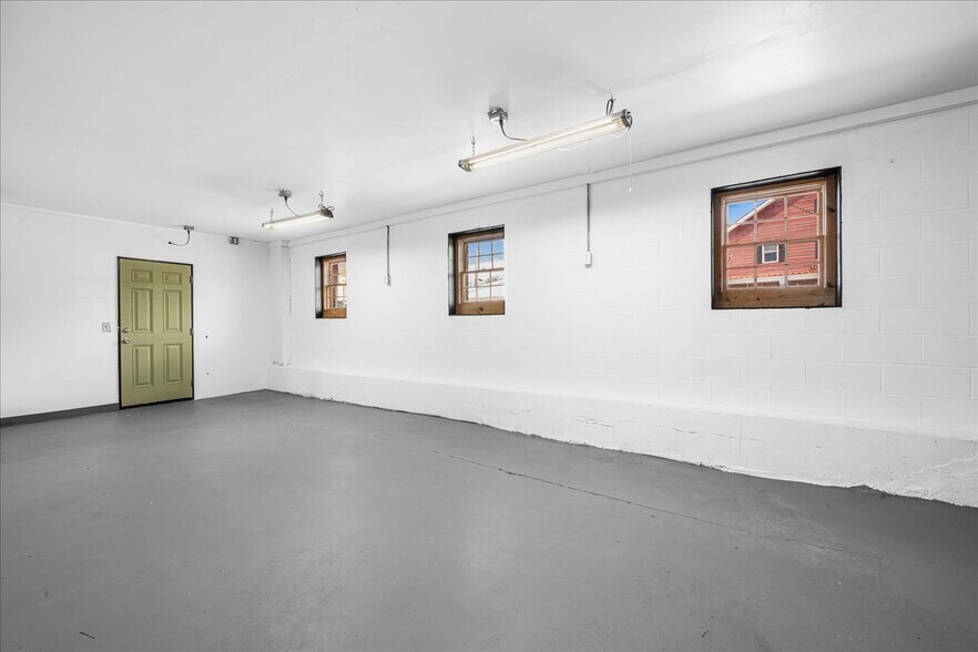 More Photos Of 21 Furnace St, Danielson Storefront For Lease