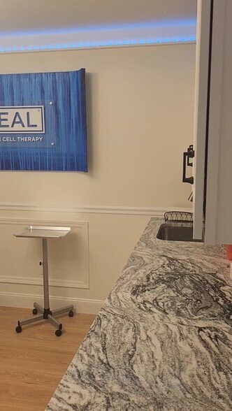 Primary Photo Of 156 Whitaker Rd, Lutz Medical For Lease