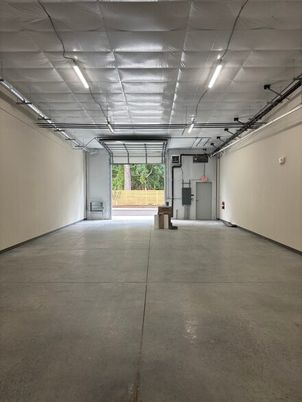 More Photos Of 823 Bell Fork Rd, Jacksonville Warehouse For Lease