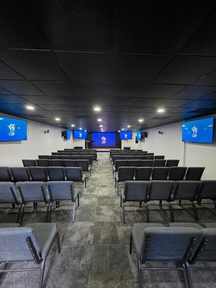 Primary Photo Of 8200 Westglen Dr, Houston Movie Radio TVStudio For Lease