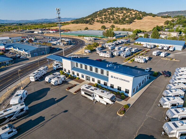 More Photos Of 3976 Crater Lake Ave, Medford Auto Dealership For Lease