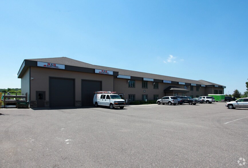 Primary Photo Of 625 Commerce Dr, Hudson Flex For Lease