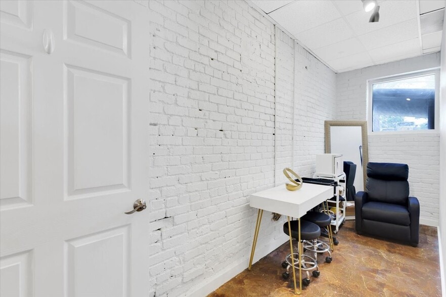 More Photos Of 205 N Laurens St, Greenville Loft Creative Space For Lease