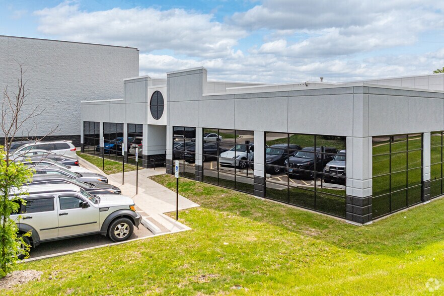 More Photos Of 3615 E Exchange Ave, Aurora Distribution For Lease