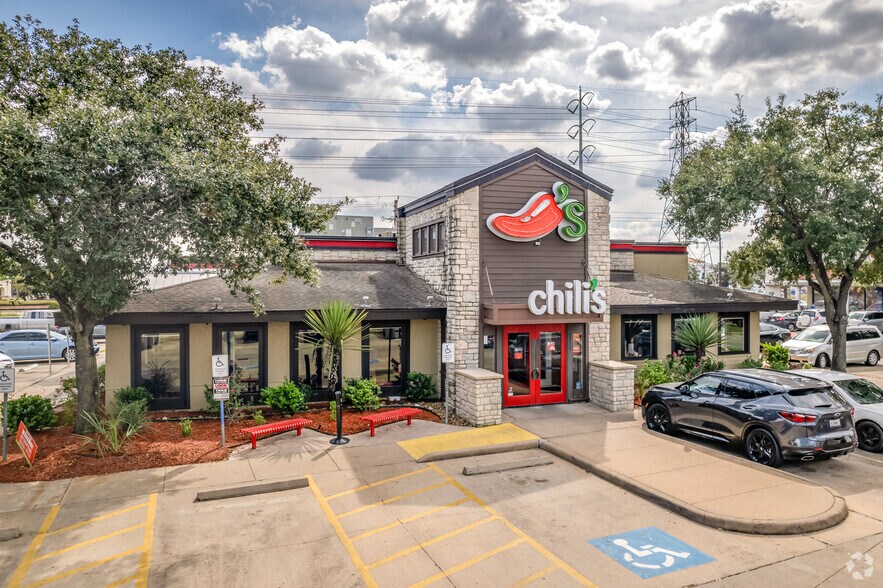 More Photos Of 3245-3285 Southwest Fwy, Houston Unknown For Lease