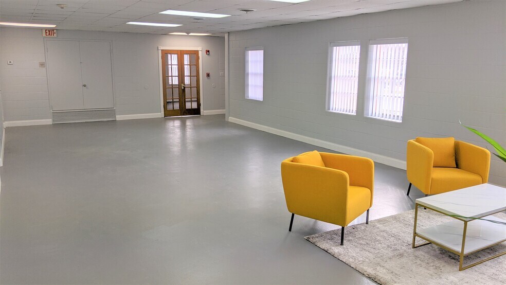 More Photos Of 4205 W Broadway St, Pearland Loft Creative Space For Lease