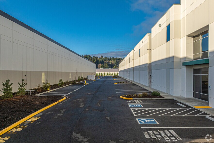 More Photos Of 4195 W Valley Hwy N, Auburn Warehouse For Lease