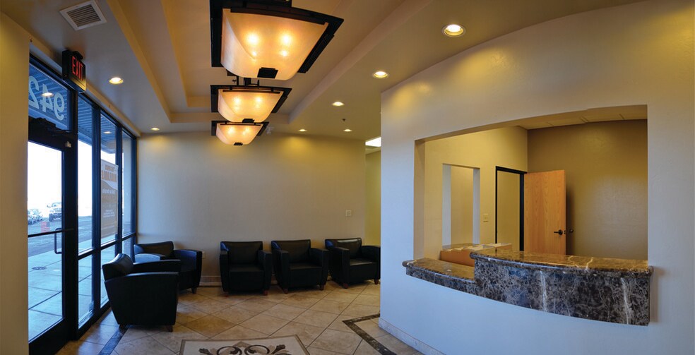 More Photos Of 902-956 E Fry Blvd, Sierra Vista General Retail For Lease