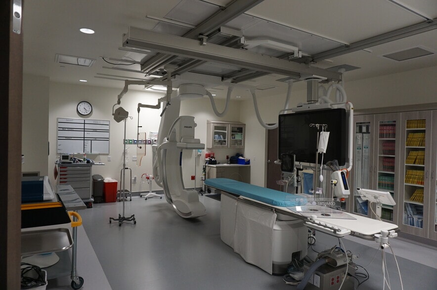 More Photos Of 7529 E Broadway Rd, Mesa Medical For Sale