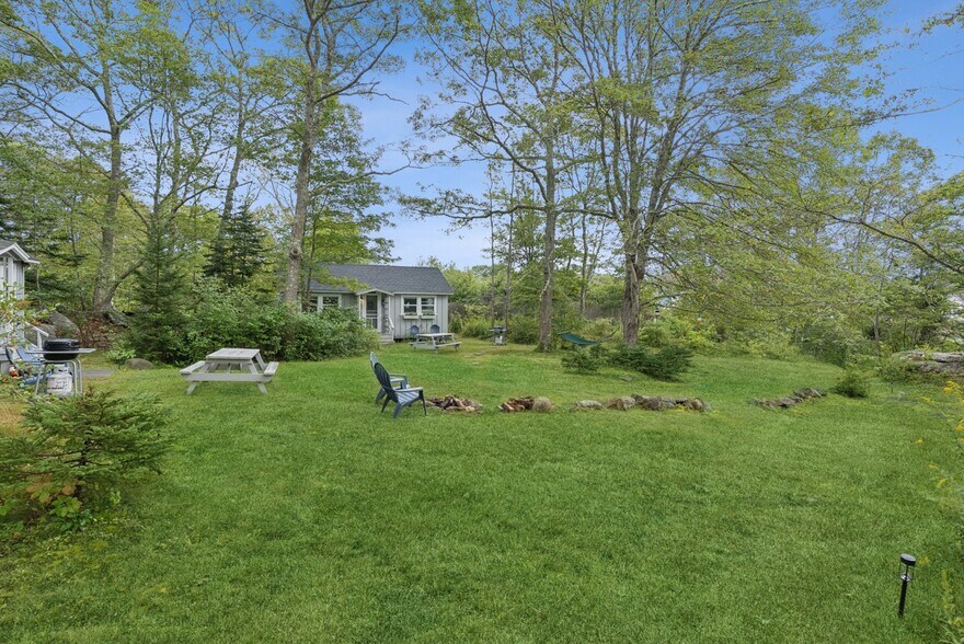 More Photos Of 201 Snowball Hill Rd, New Harbor Hotel For Sale