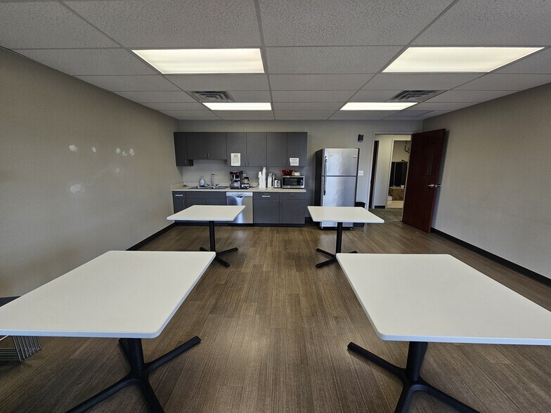 More Photos Of 1900 Indian Wood Cir, Maumee Office For Lease