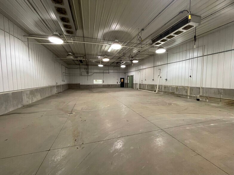 More Photos Of 1051 Kennel Dr, Rapid City Industrial For Sale