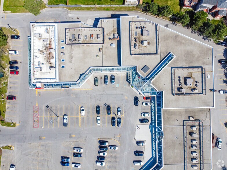 More Photos Of 420 Highway 7, Richmond Hill General Retail For Lease