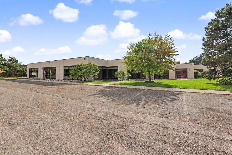 More Photos Of 15201 Mercantile Dr, Dearborn Light Manufacturing For Sale