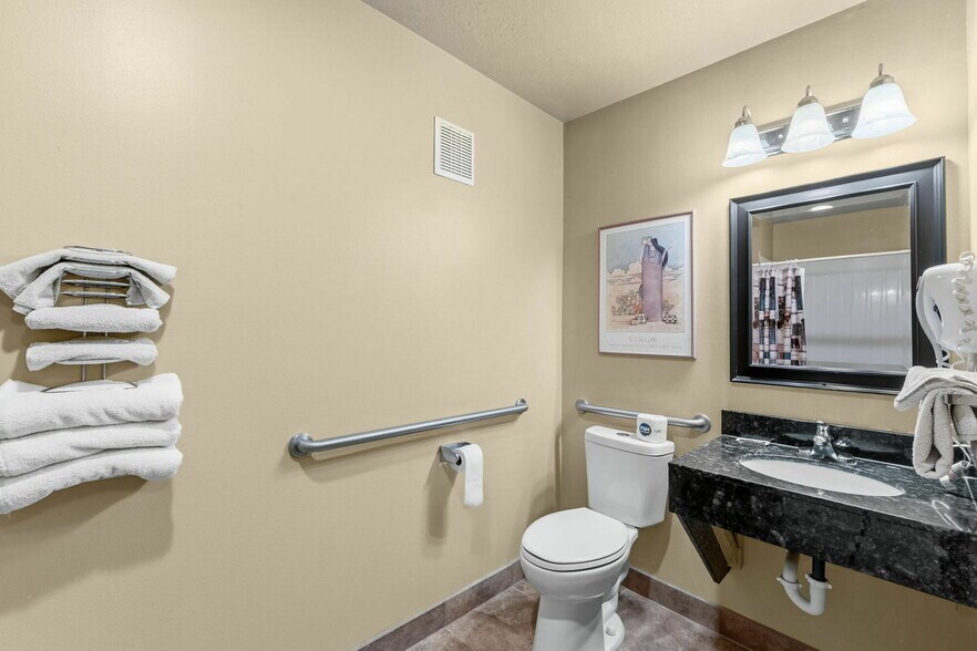 More Photos Of 205 Beaver Lodge Rd, Frisco Hotel For Sale