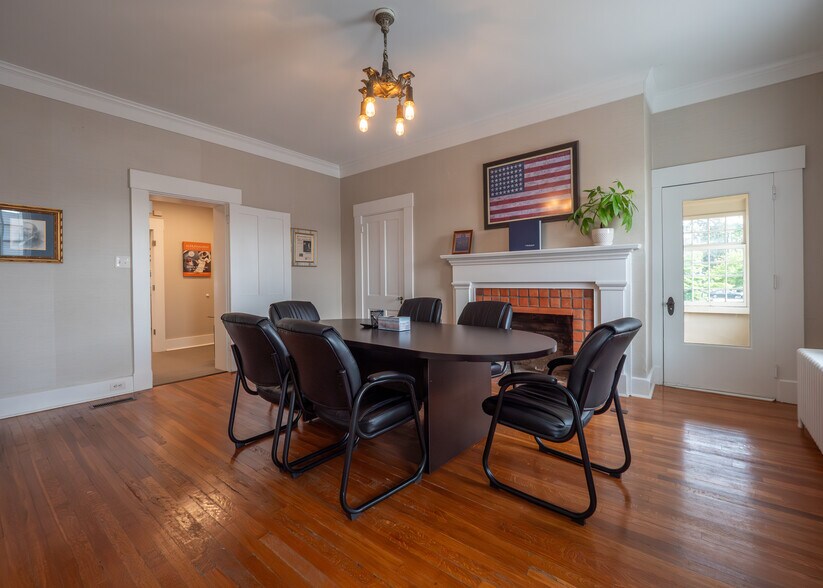 More Photos Of 15 N Franklin St, Delaware Office For Sale