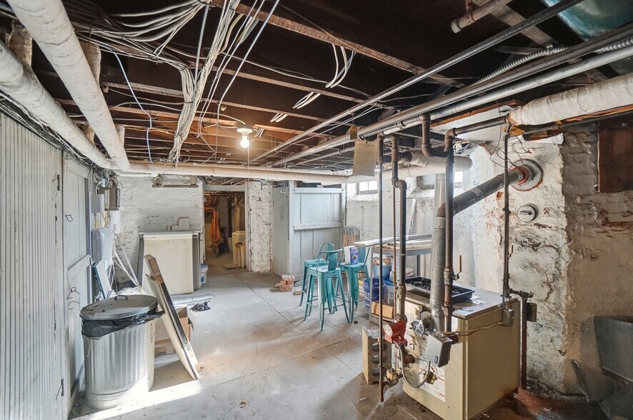 More Photos Of 2337 Victory Pky, Cincinnati Office Residential For Sale