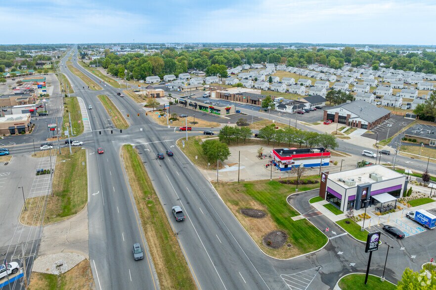 More Photos Of 1599 N Morton St, Franklin Fast Food For Lease