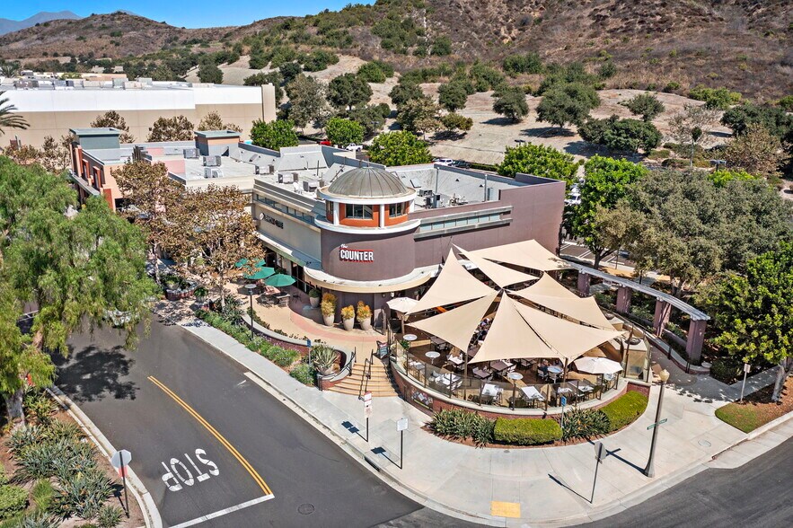 More Photos Of 27412 Antonio Pky, Ladera Ranch Storefront For Lease