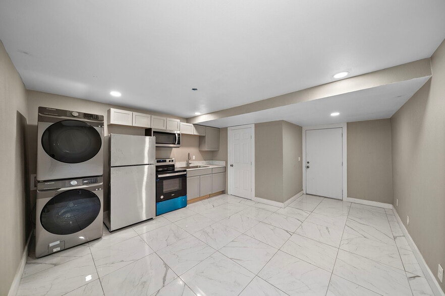 More Photos Of 2115 Broadway St, Galveston Apartments For Sale