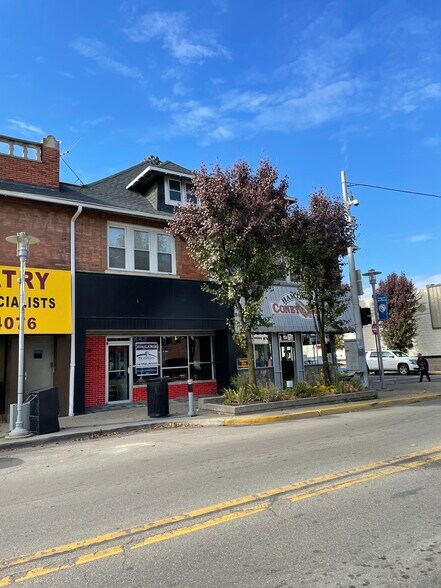 Primary Photo Of 9737 Joseph Campau St, Hamtramck Restaurant For Lease