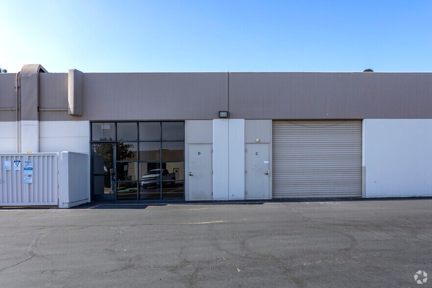 More Photos Of 5915 Mira Mesa Blvd, San Diego Unknown For Lease