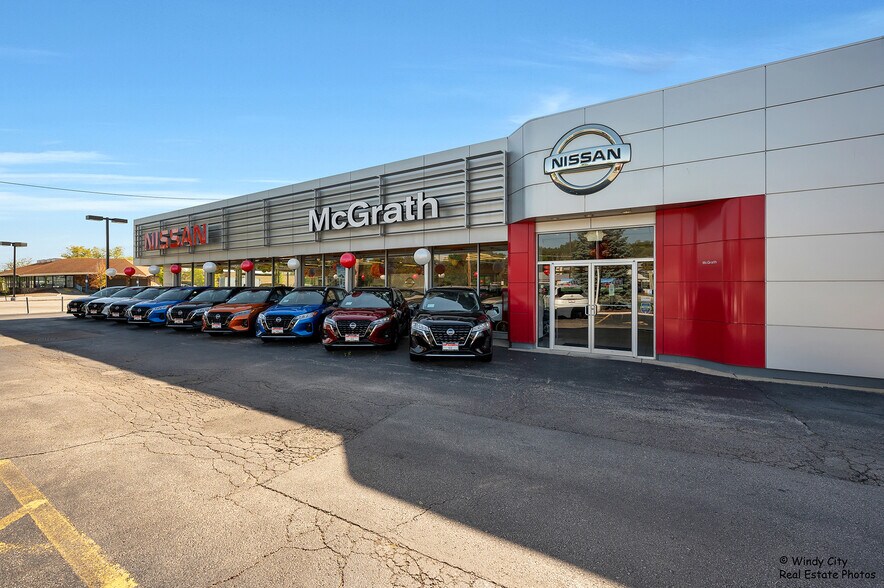 More Photos Of 945 E Chicago St, Elgin Auto Dealership For Sale