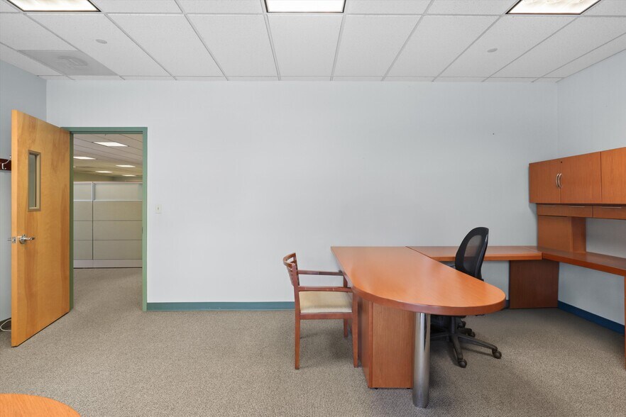 More Photos Of 339 Buschs Frontage Rd, Annapolis Medical For Sale