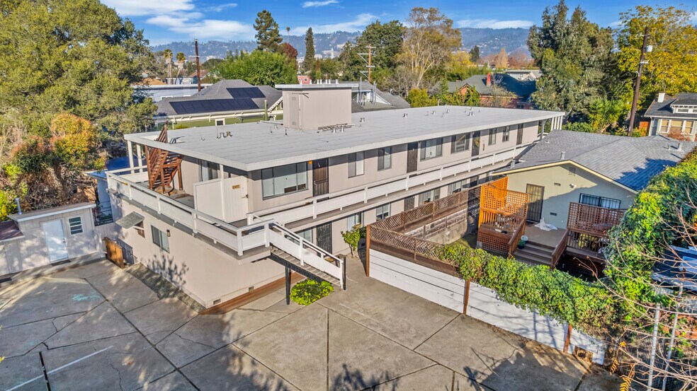 More Photos Of 3138 California St, Berkeley Apartments For Sale