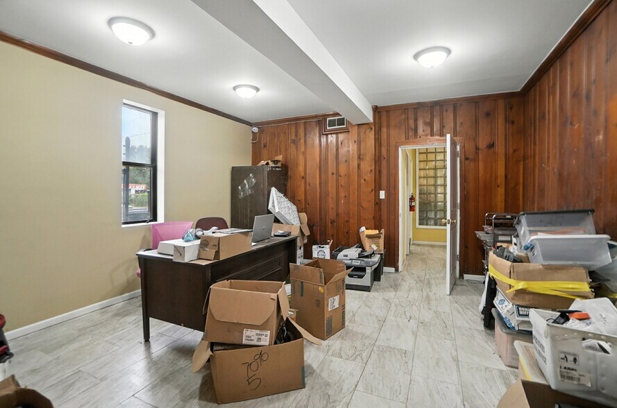 More Photos Of 603 S Broadway St, Dayton Warehouse For Sale