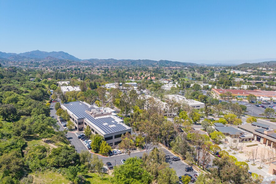 More Photos Of 31248 Oak Crest Dr, Westlake Village Office For Lease