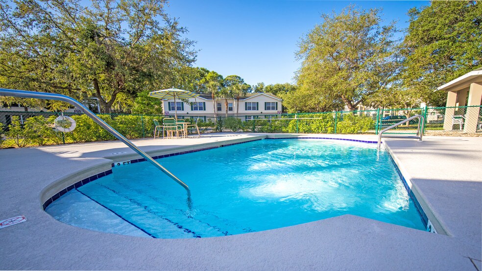 More Photos Of 1160 Four Seasons Cir, Sarasota Apartments For Sale