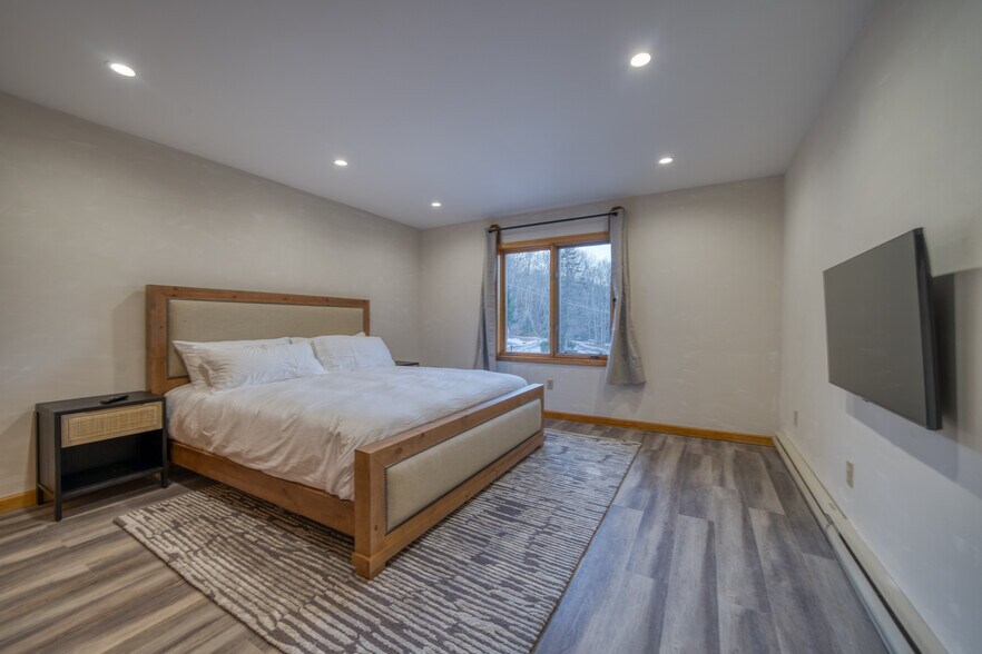 More Photos Of 218 NY-296, Windham Hotel For Sale