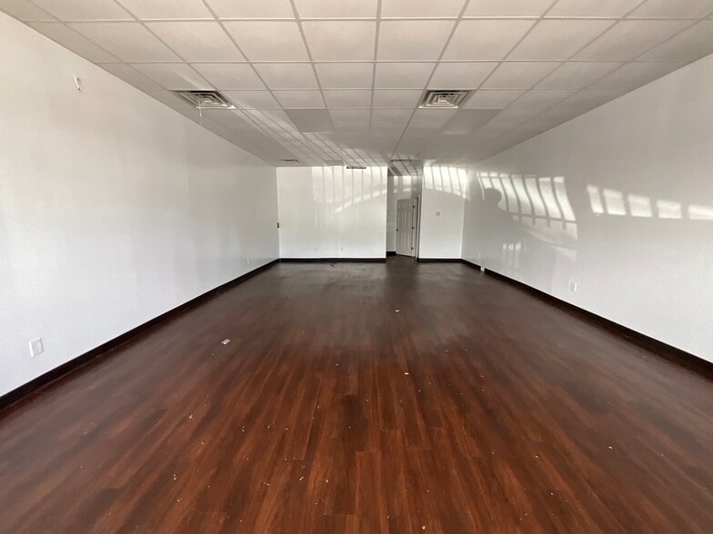 More Photos Of 6513 Tidwell Rd, Houston Storefront For Lease