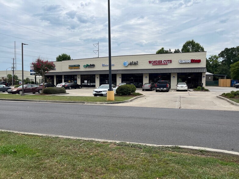 More Photos Of 3148 Ambassador Caffery Pky, Lafayette Storefront For Lease