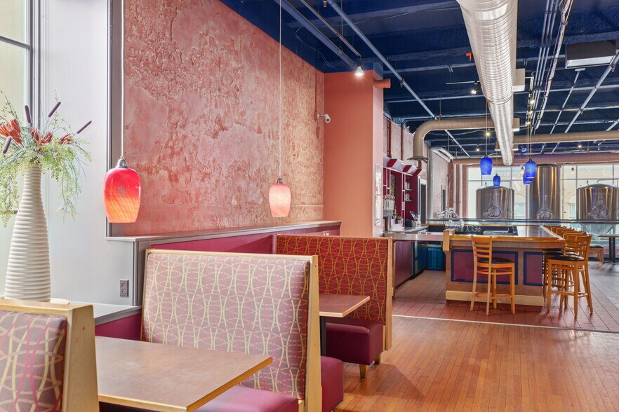 More Photos Of 812-814 W Hamilton St, Allentown Loft Creative Space For Sale