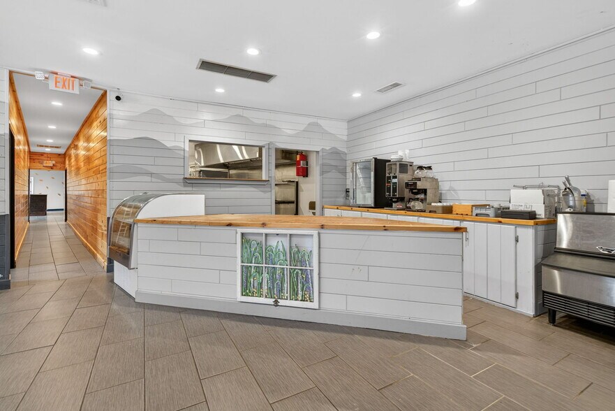 More Photos Of 11669 Lee Hwy, Sperryville Restaurant For Sale