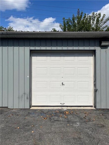 More Photos Of 1611 Spruce St, Easton Flex For Lease