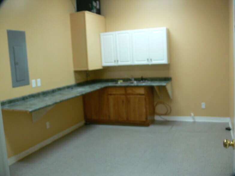 More Photos Of 1631 E Hamric Dr, Oxford Medical For Lease
